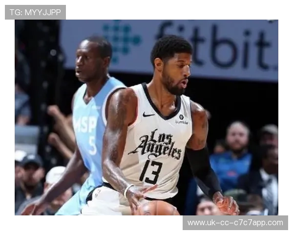 足球球星花球技巧解析：如何通过精准控球征服赛场与球迷的心